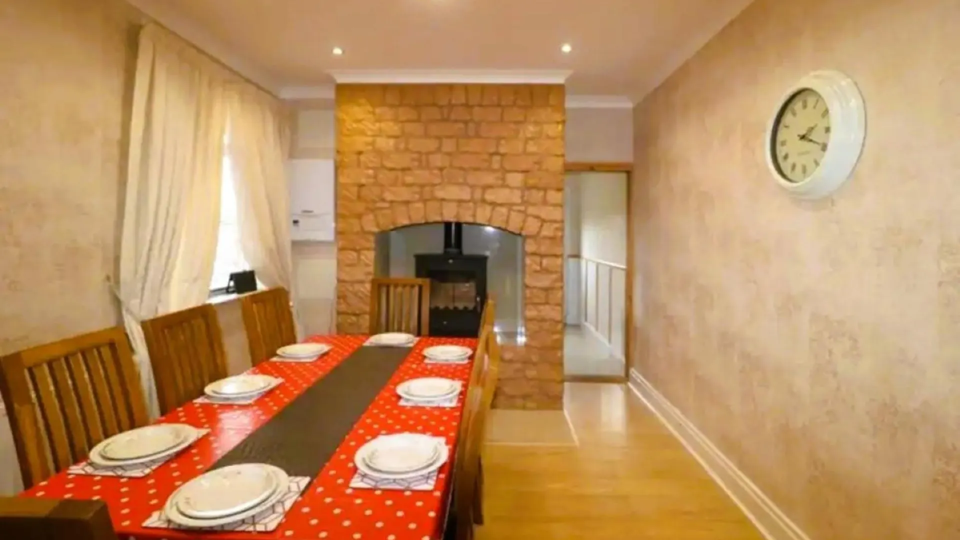 Sherbourne Retreat - 4 Bedroom House In Blackpool location